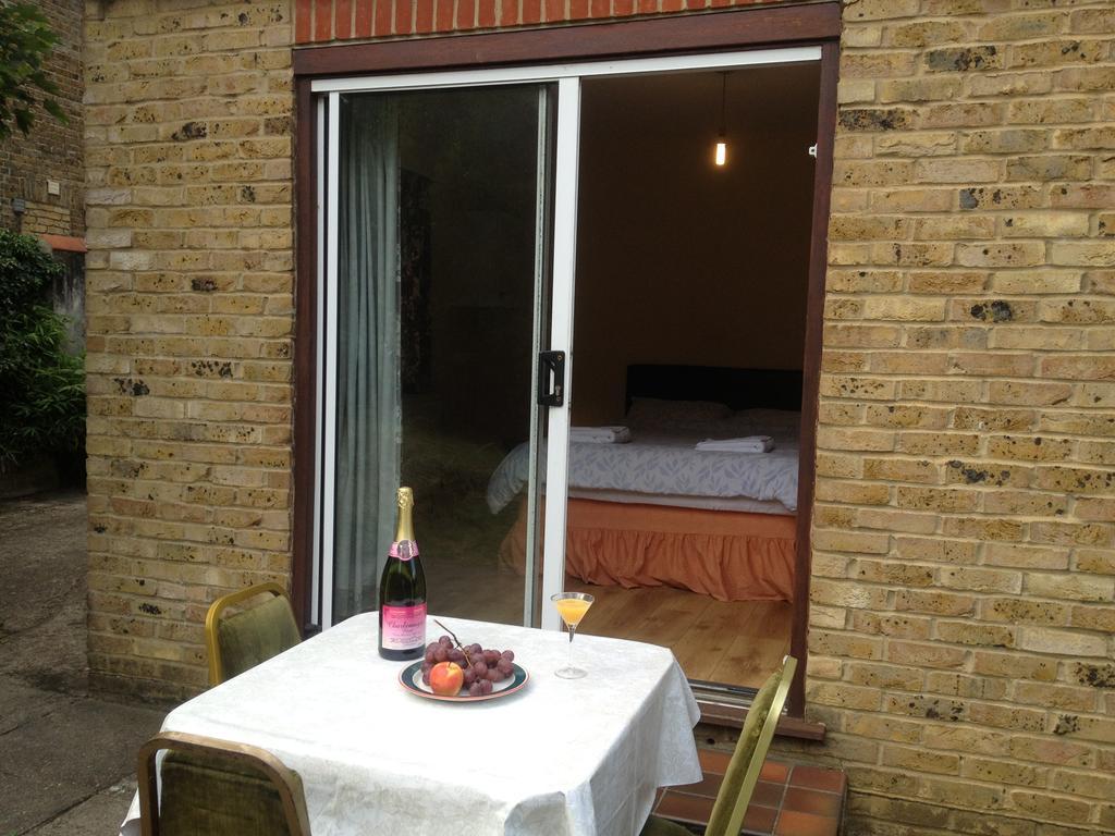 The Crystal Lodge Hotel Croydon kerület Szoba fotó